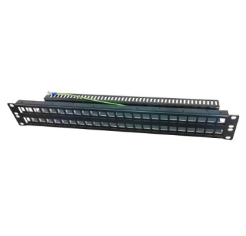 Patch panel 19" 48 porty 1.5U pusty